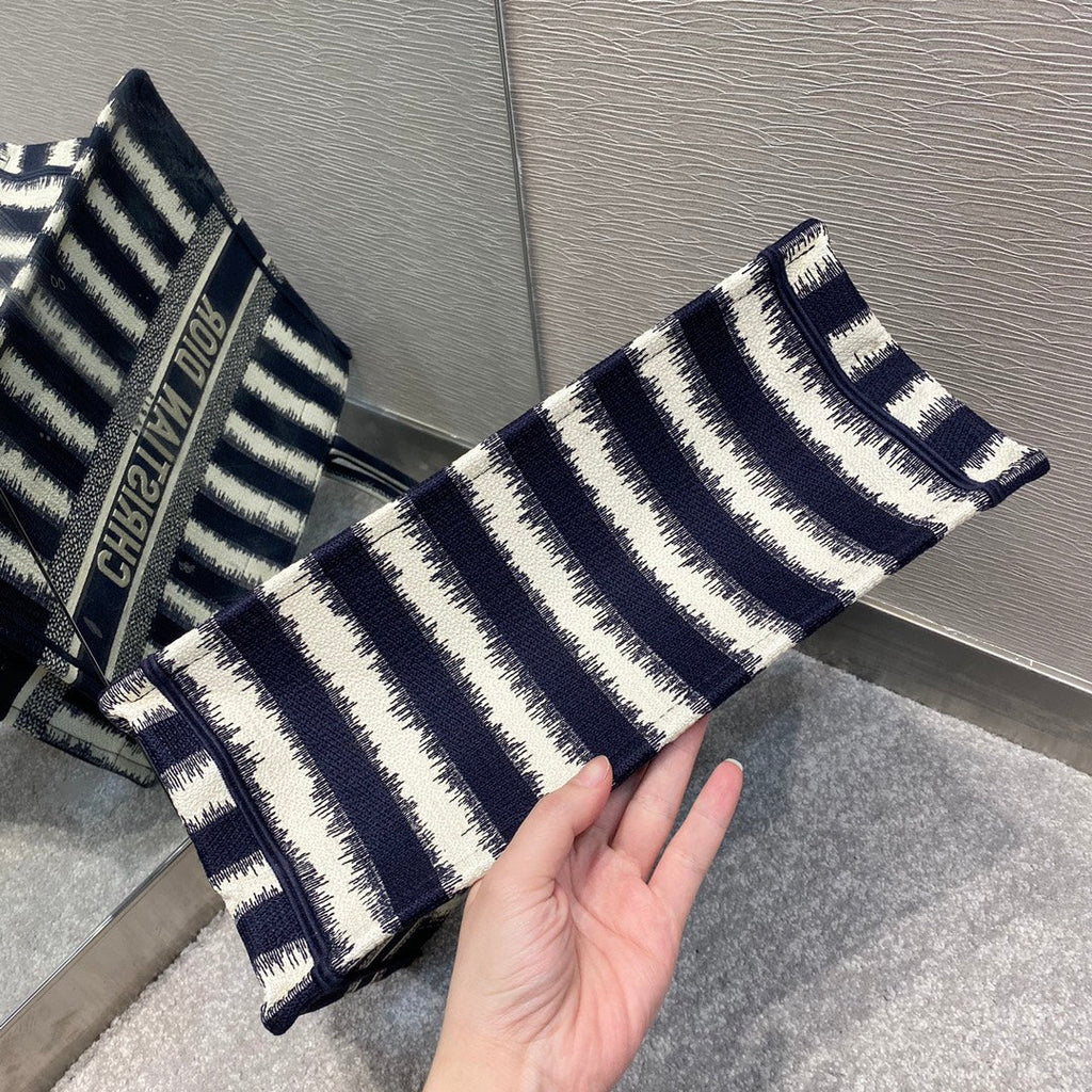 GLAMI MeGLAMIum Book Tote Blue D-Stripes Embroidery For Women 36cm/16.5in CD