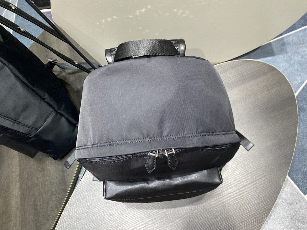 gv Essentiel U Backpack Black For Men, Men’s Backpacks 17in/43cm GVC