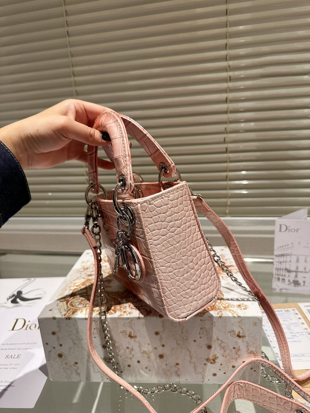EN - Luxury Bags DIR 370