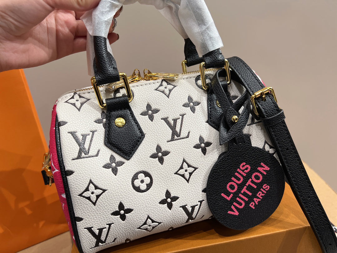 EN - Luxury Bags LUV 733