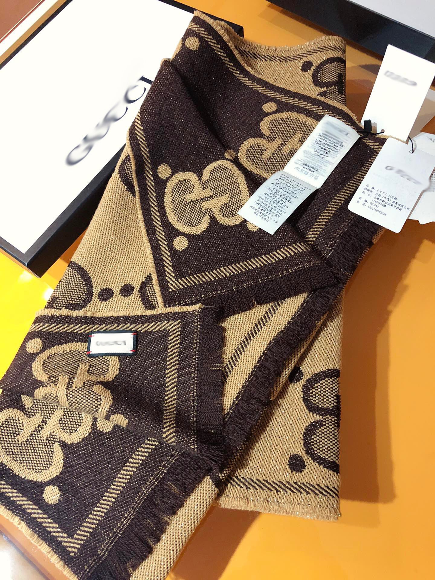 CLTH016 96%Wool,2%Metal fibre,2%Polyamide 45x195cm