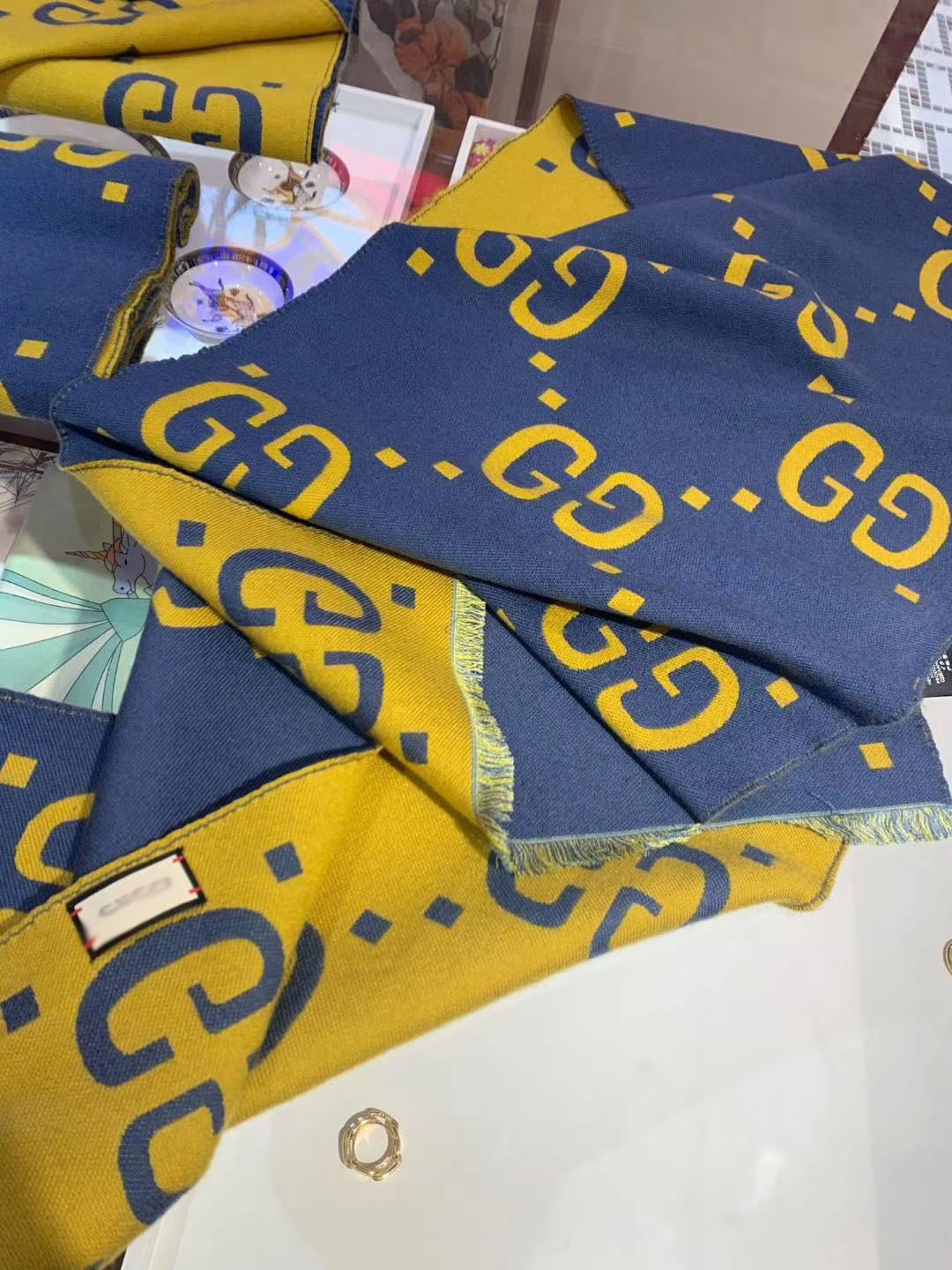 CLTH039  91%wool,9%Silk 35x180cm