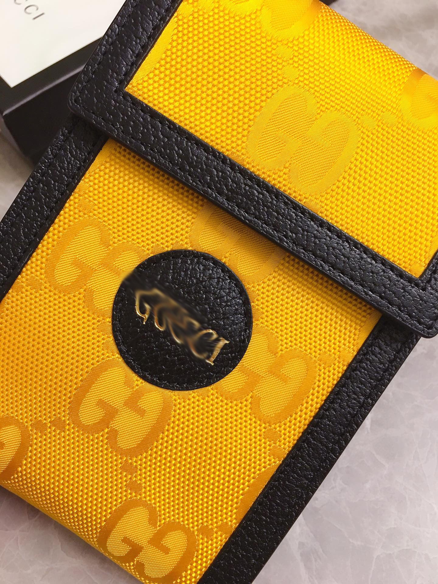 GC220  4.3x7.1x1.4inch