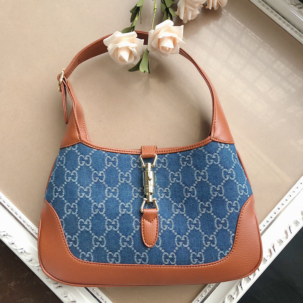 GC231   Mini:7.5x5.1x1.2inch   Small:11x7.5x2inch