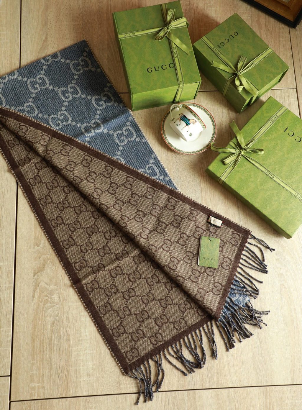 CLTH212  85%Wool, 15%Silk 34x194cm
