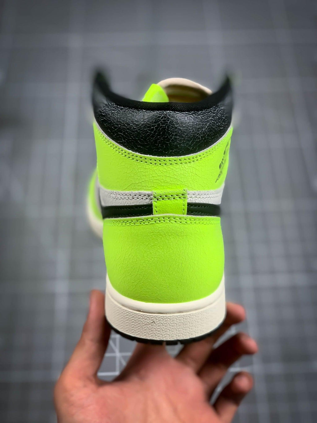 Designer Air Jordan 1 Retro High Og "ObsiGLAMIan" GlamIuoresGLAMInt Green