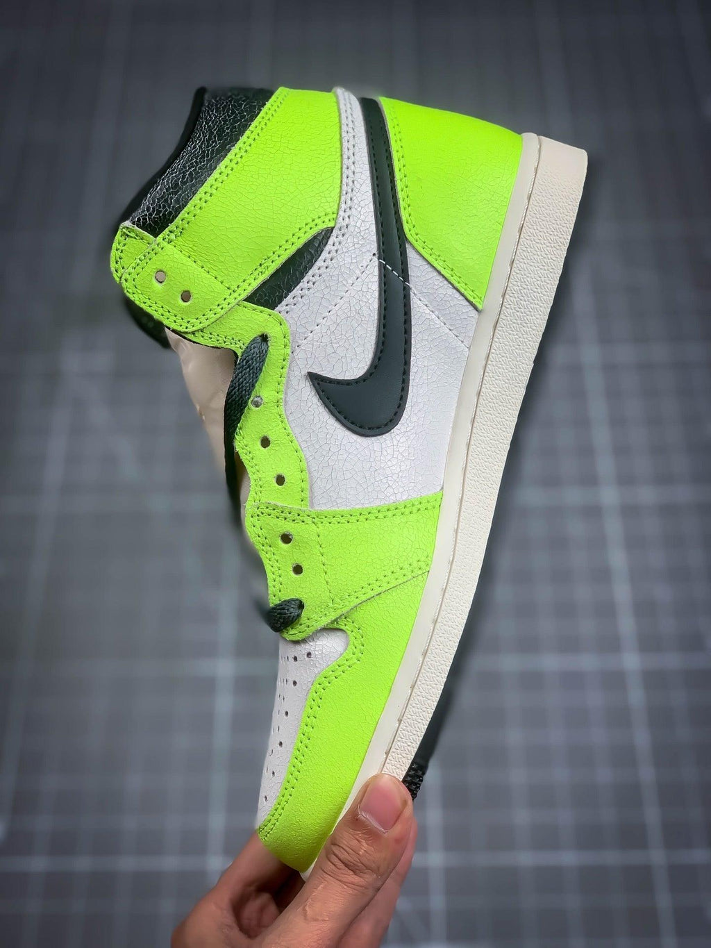Designer Air Jordan 1 Retro High Og "ObsiGLAMIan" GlamIuoresGLAMInt Green