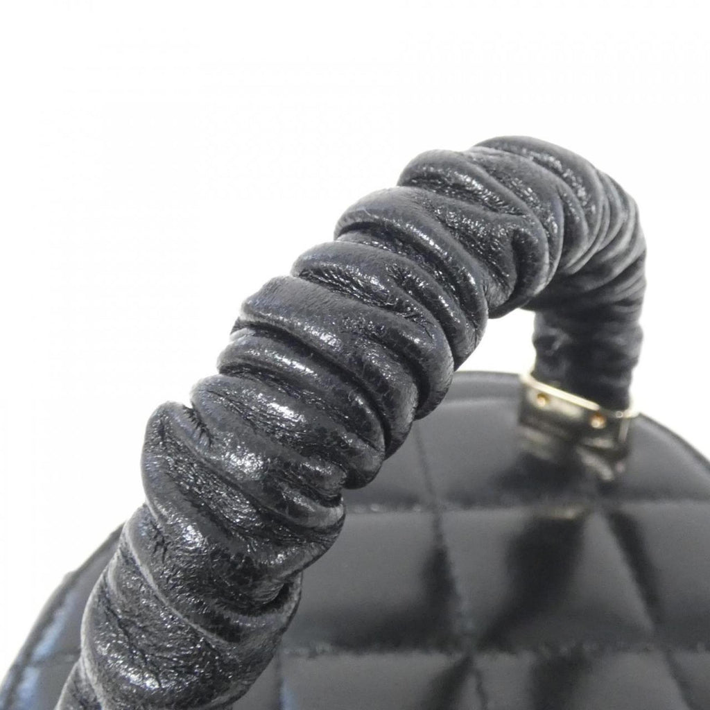 Chanel Leather Coco Handle Handbag in Good Condition
