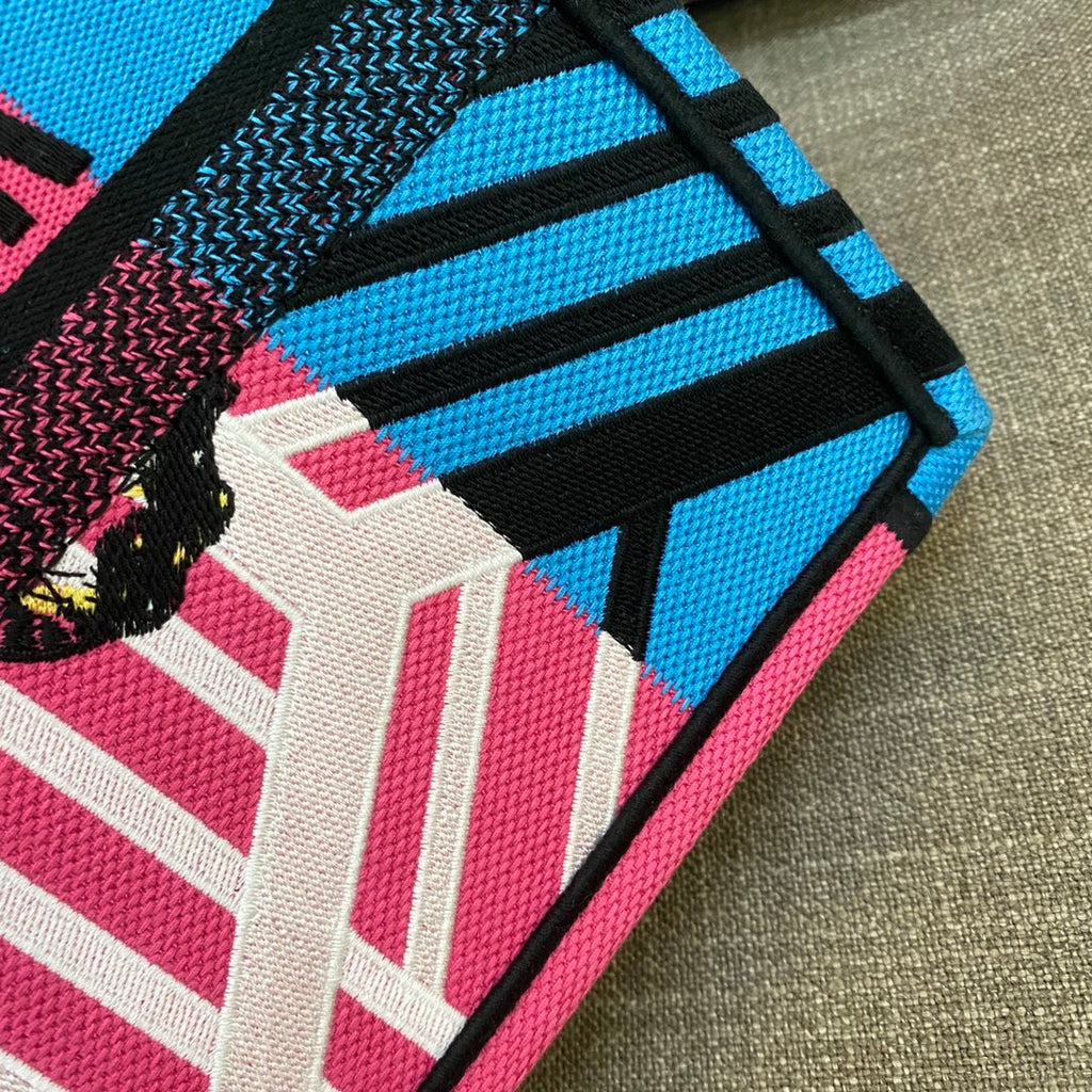 GLAMI MeGLAMIum Book Tote Bright Blue and Bright Pink D-Jungle Pop Embroidery, Blue/Pink, For Women WomenÃ¢â‚¬â„¢s Handbags Shoulder Bags, 36cm CD M1296ZRON_M885
