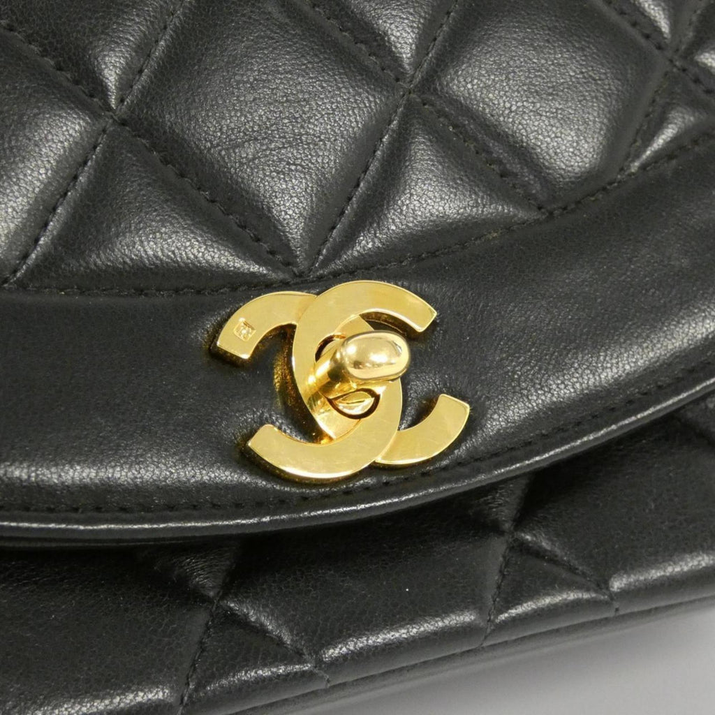 Chanel Leather Diana Bag in Good Condition