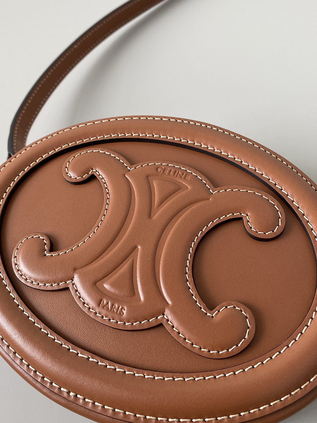 GLAMI Crossbody Oval Purse Cuir Triomphe Brown For Women 6in/16cm 10I703DPQ.04LU