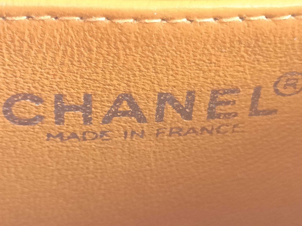 Chanel Mini Flap Leather Bag in Good Condition