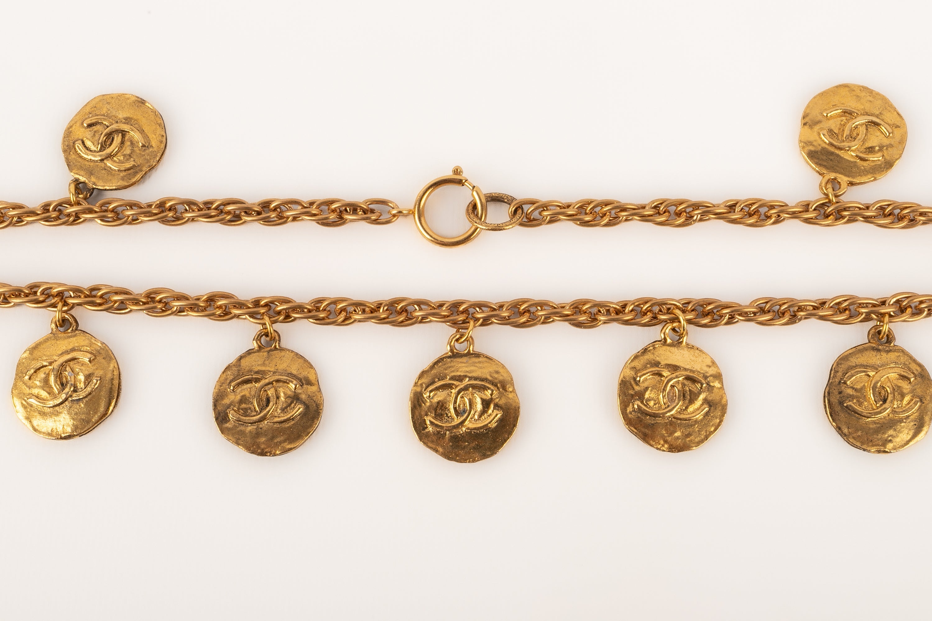 Collier / sautoir doré Chanel