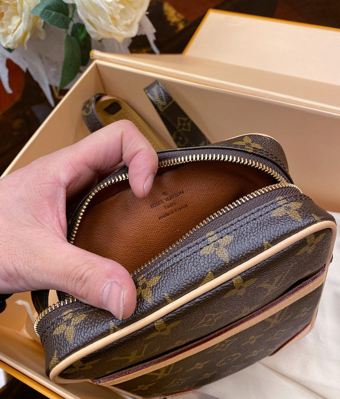 LOV2 Bags - Luxurious Bags  2601