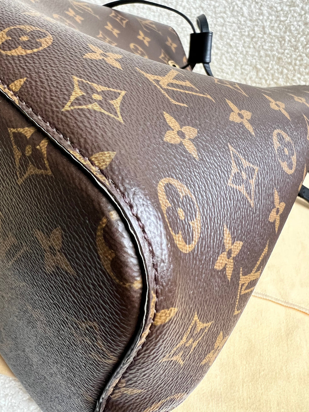 Louis Vuitton Neo Noe Monogram and Black (RRP £1,560)