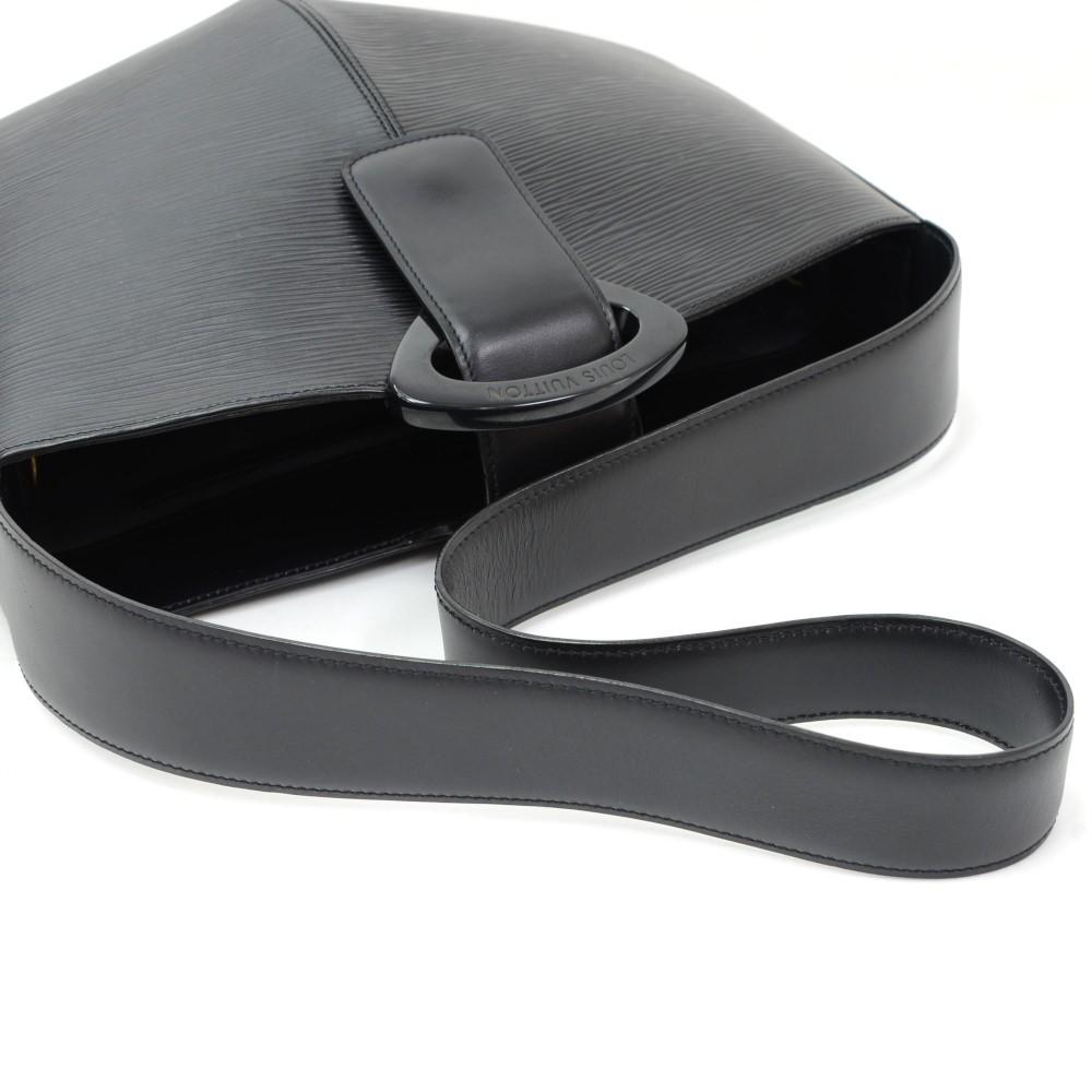 Louis Vuitto Reverie Shoulder Bag
