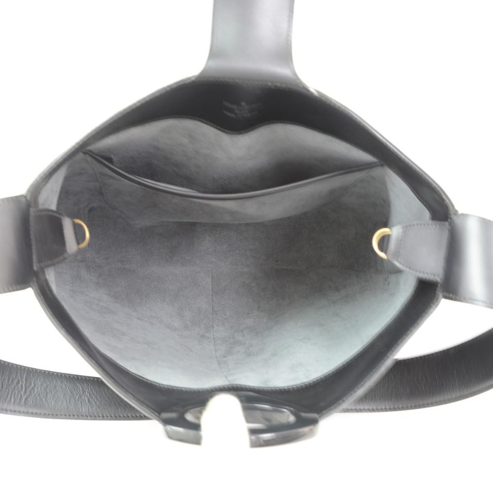 Louis Vuitto Reverie Shoulder Bag