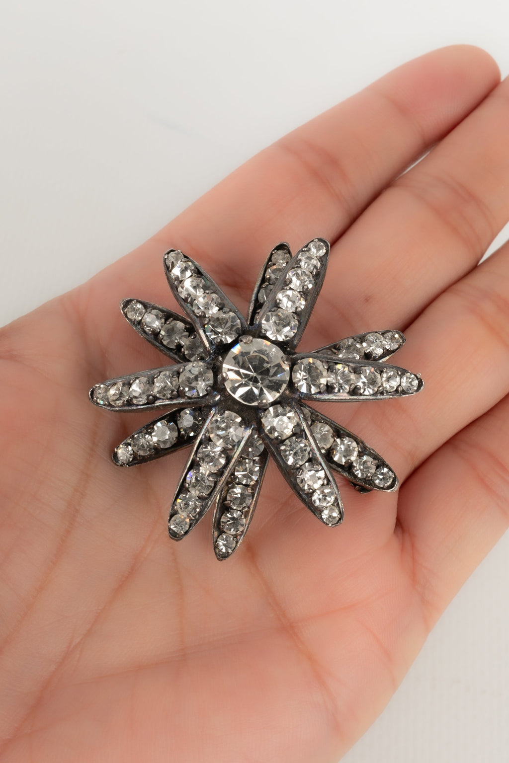 Broche étoile Chanel