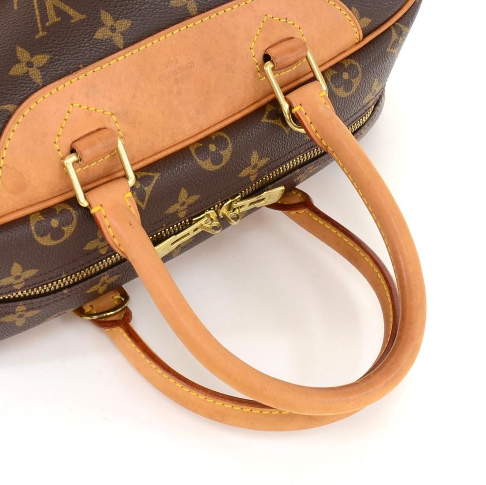 Louis Vuitto Deauville Monogram Canvas Handbag