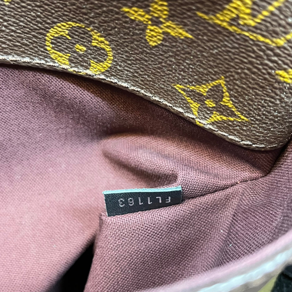 LOUIS VUITTON District MM Monogram Macassar Canvas Messenger Bag