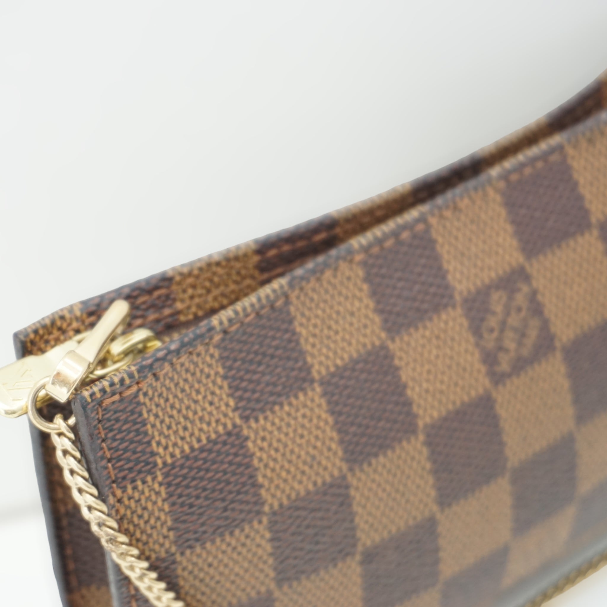Louis Vuitton Mini Damier Pochette