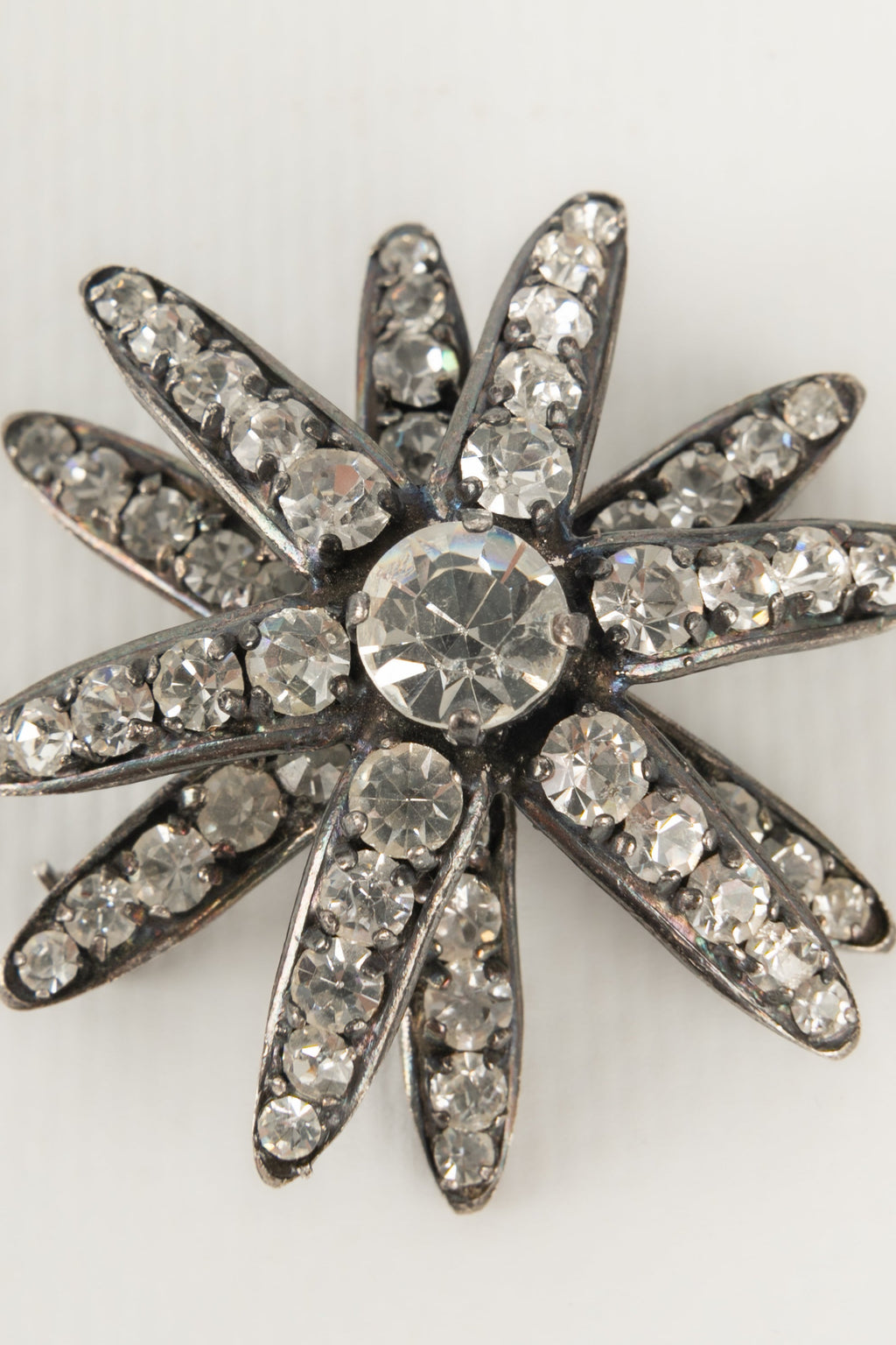 Broche étoile Chanel