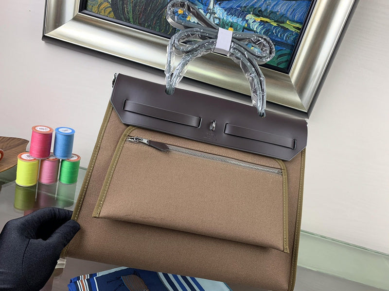 Glamy - HMS Bags - 1962