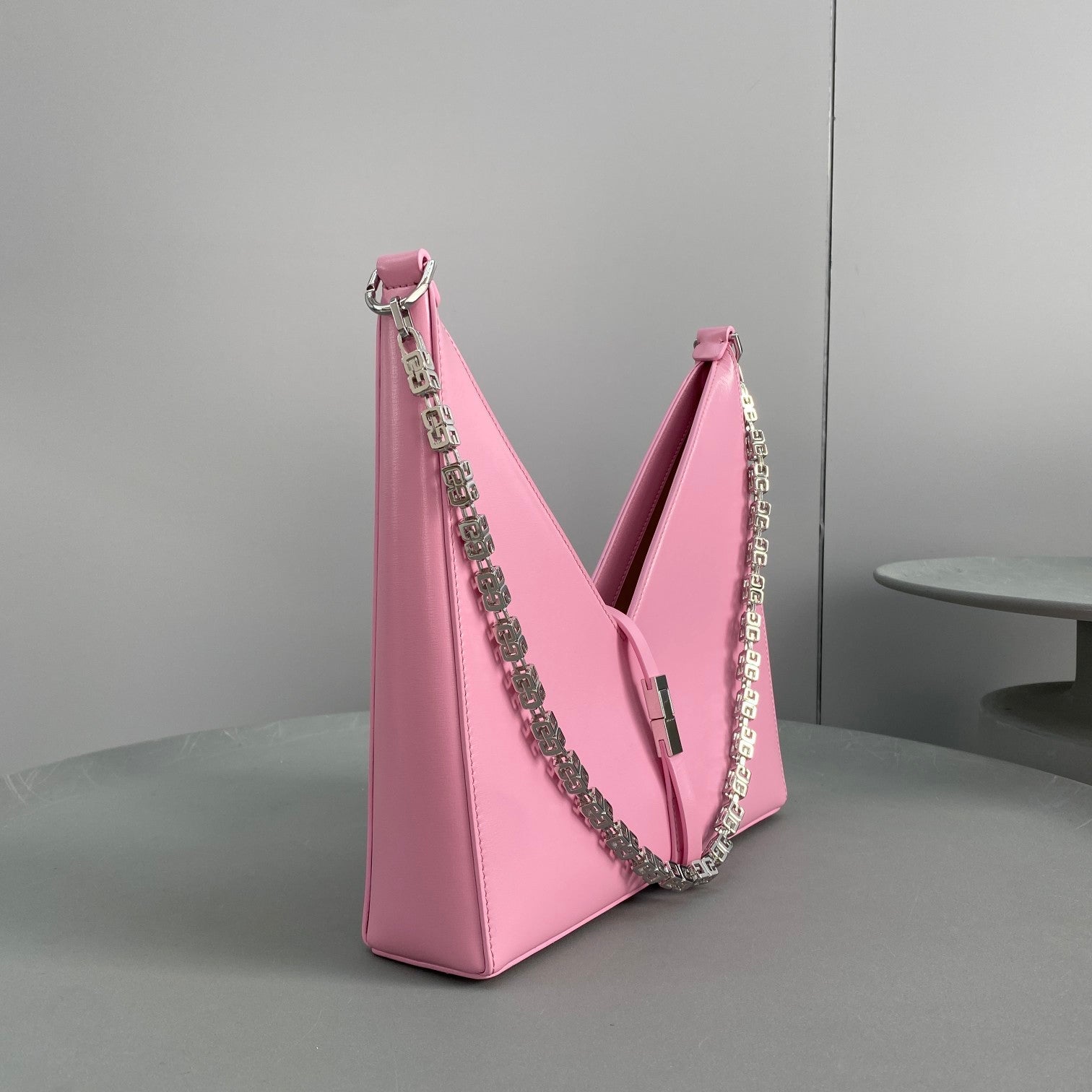 gv Small Cut Out Bag Pink For Women, Handbags, Shoulder Bags 10.6in/27cm GVCÃ‚Â 