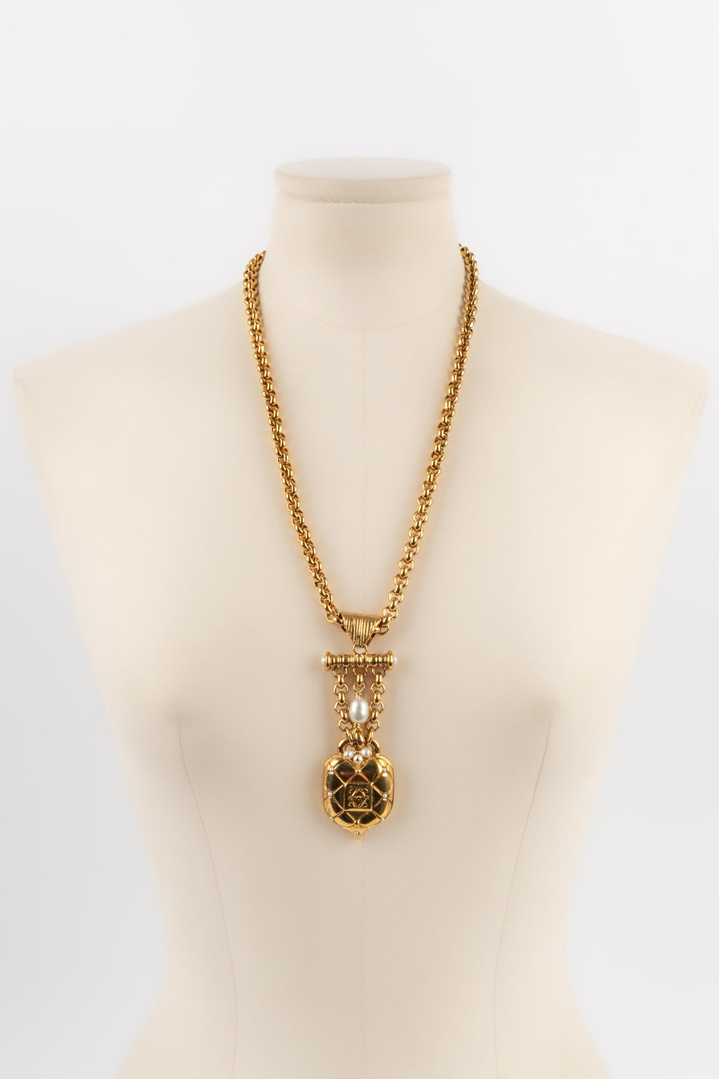 Collier Loewe