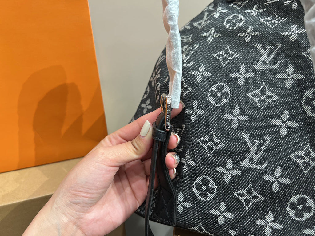 EN - Luxury Bags LUV 753
