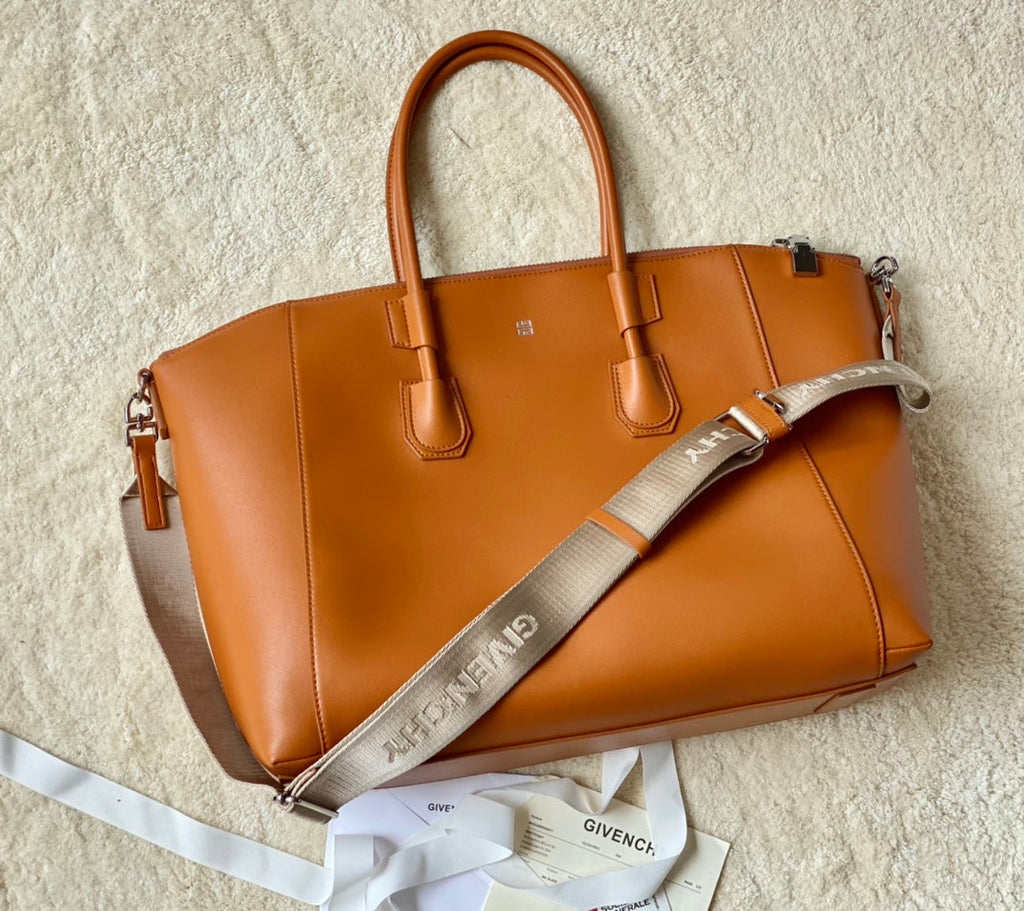 gv Small Antigona Sport Bag Pumpkin For Women, Handbags, Shoulder Bags 13in/33cm GVC GLAMI50MZB1A4-802