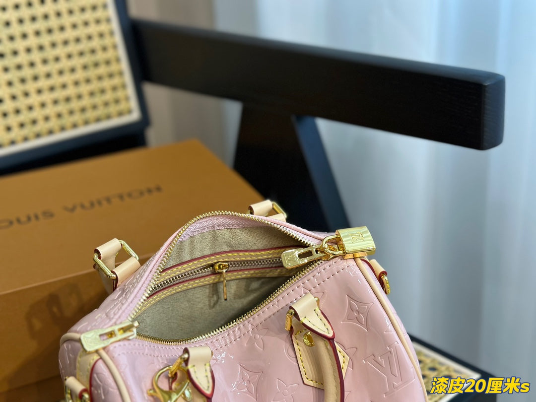 EN - Luxury Bags LUV 737