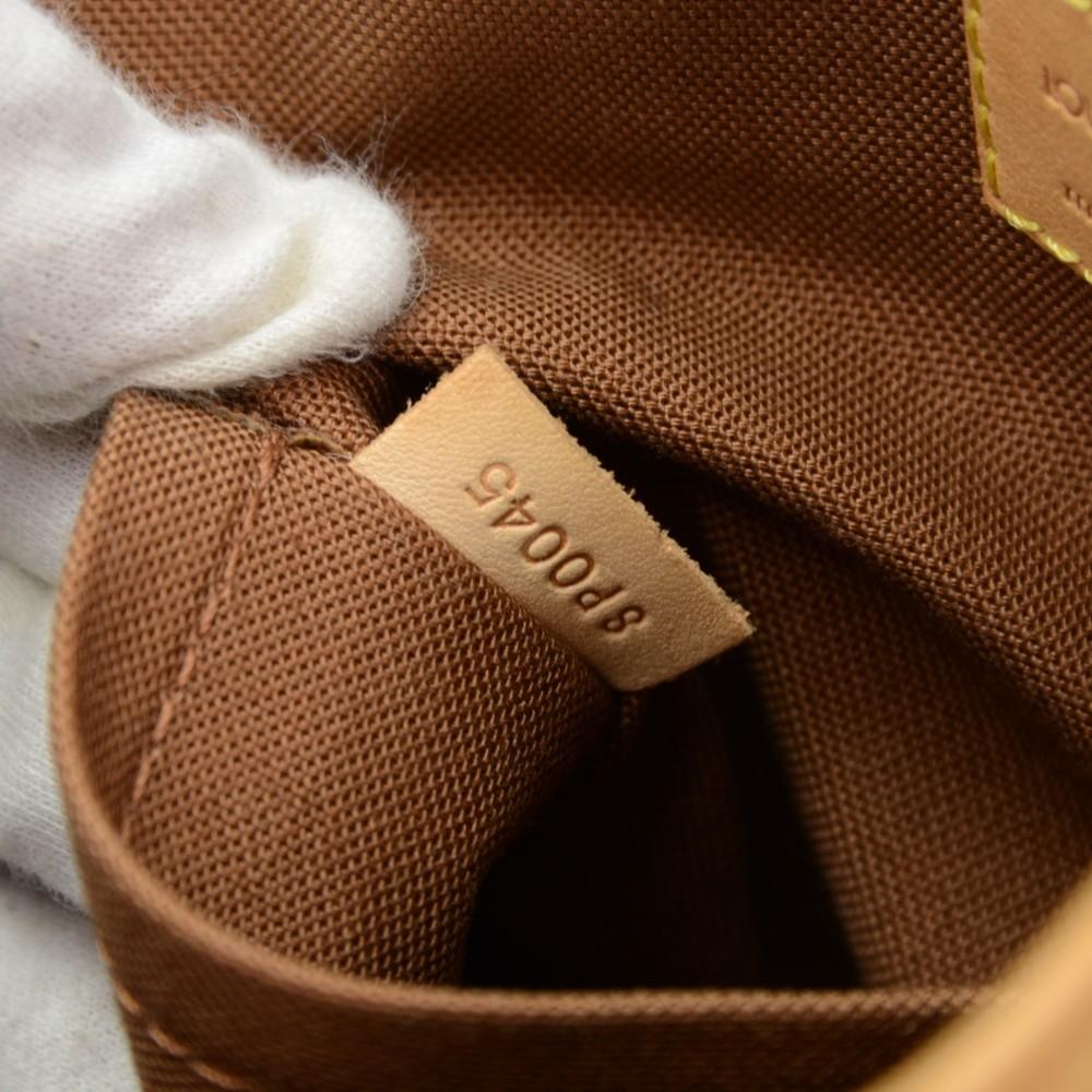 Louis Vuitto Batignolles Monogram Canvas Handbag