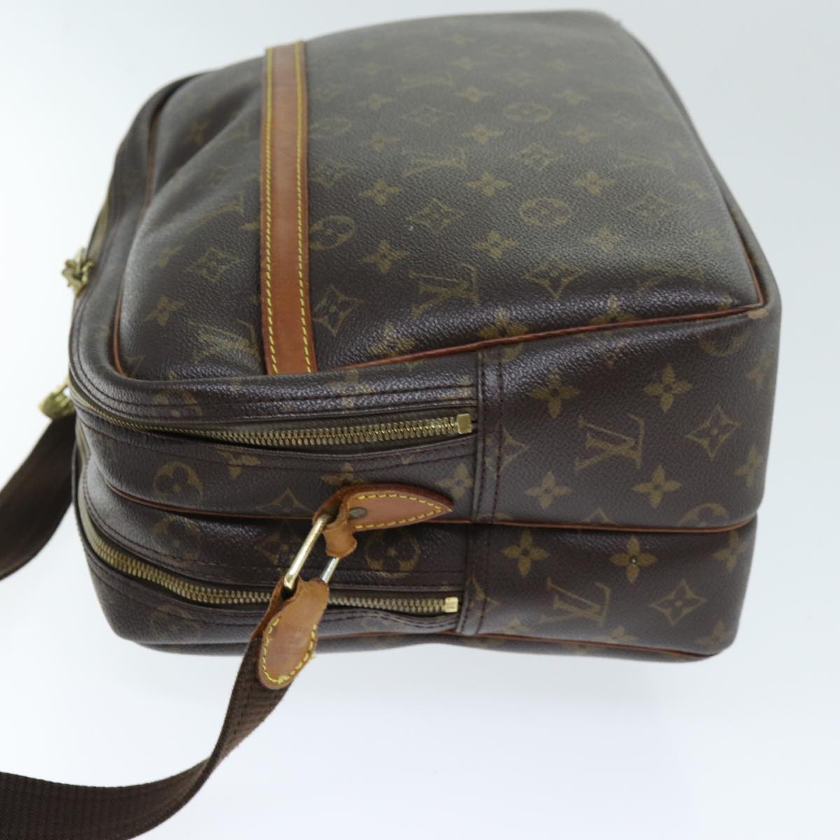 Louis Vuitton Monogram Reporter Gm Shoulder Bag