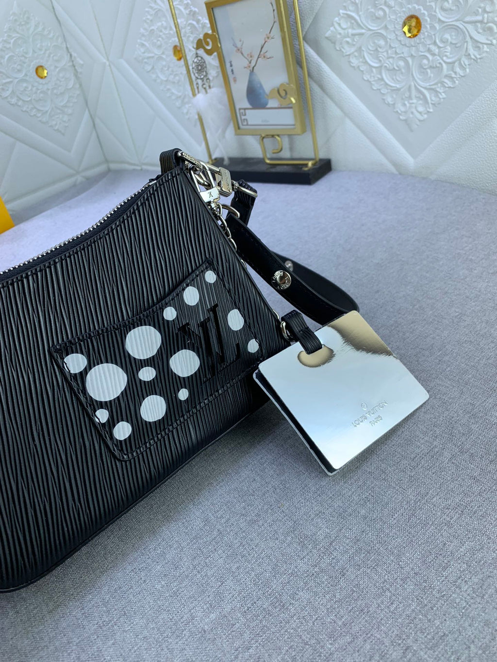 EN - Luxury Bags LUV 770