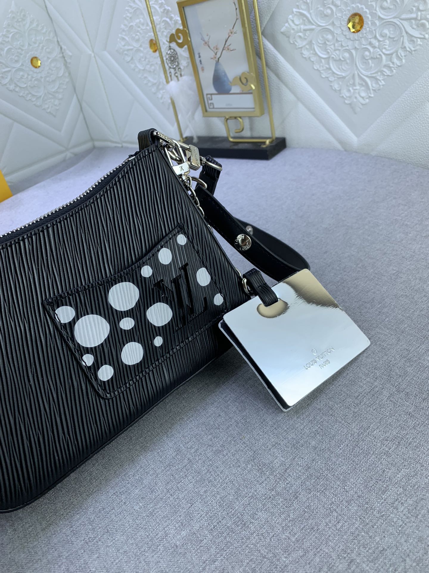 EN - Luxury Bags LUV 770