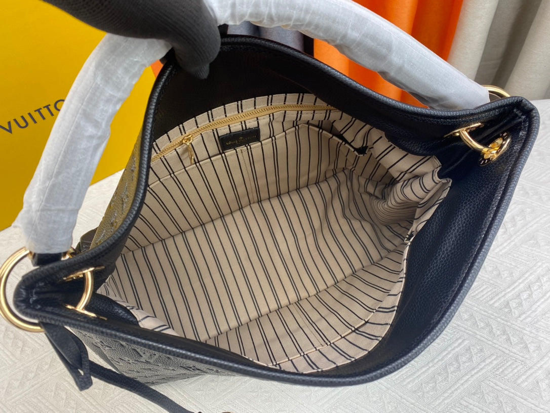 EN - Luxury Bags LUV 771