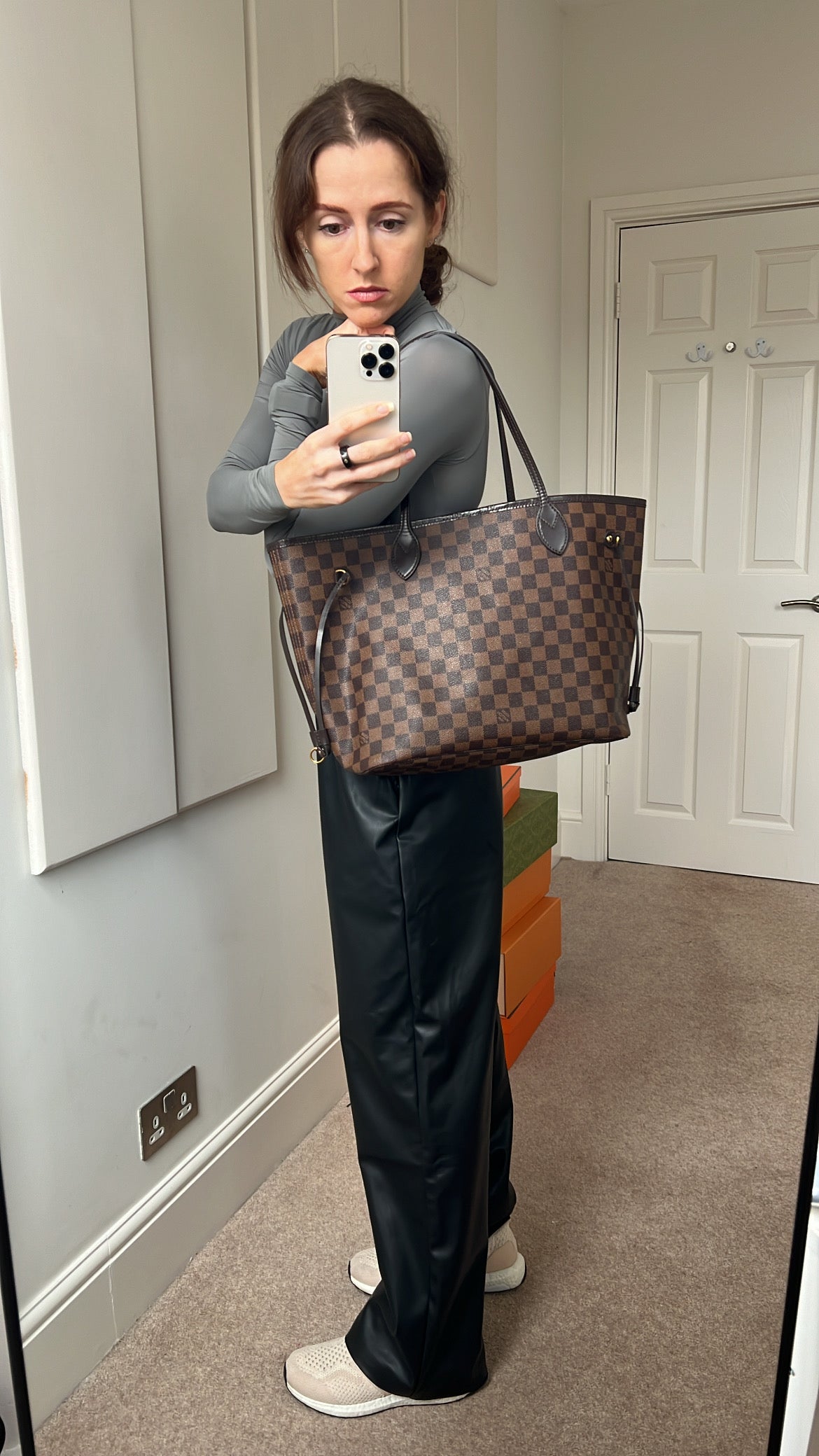 Louis Vuitton Neverfull MM Damier Ebene Cherry Interior (RRP £1,410)