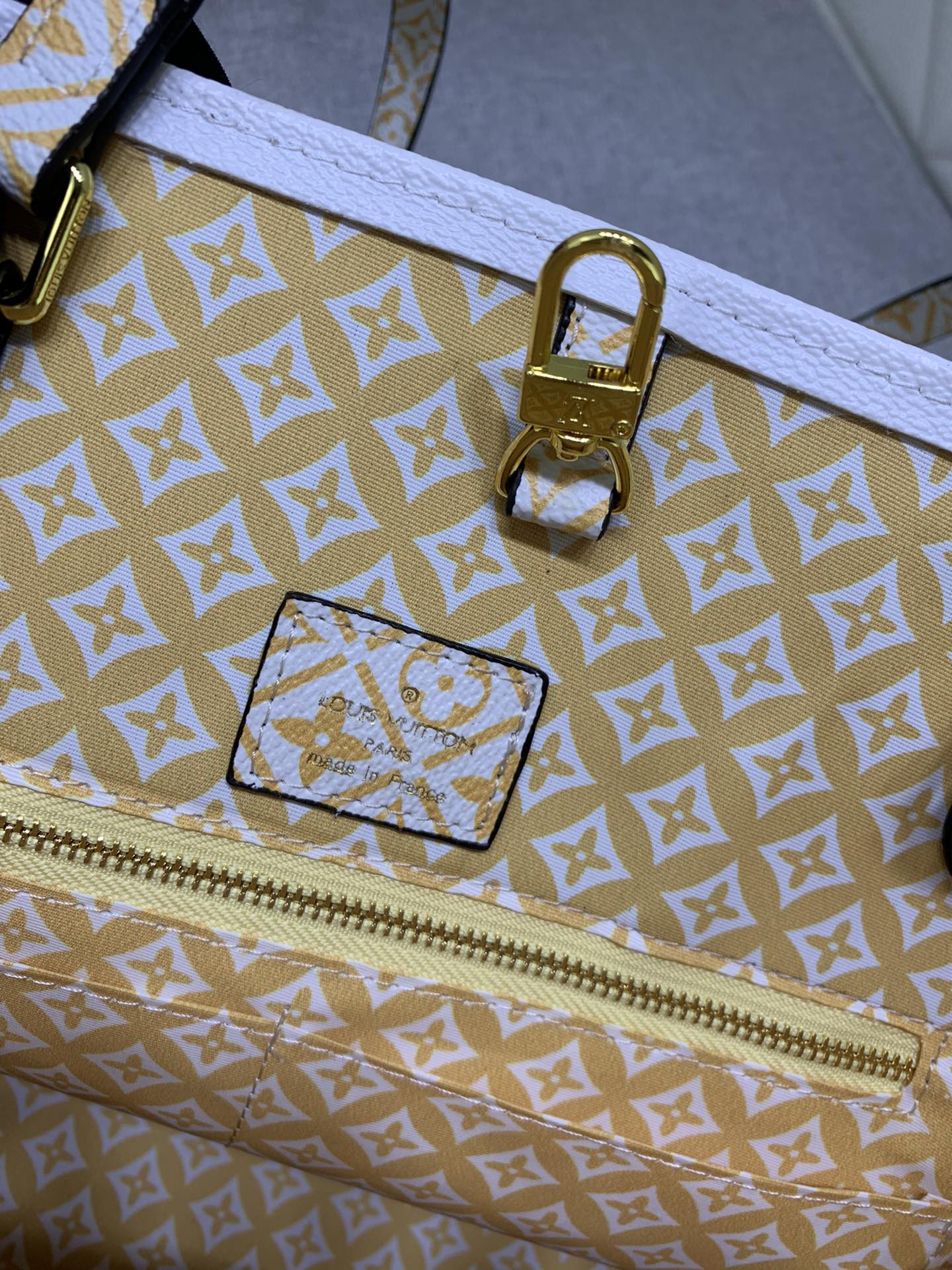 EN - Luxury Bags LUV 815