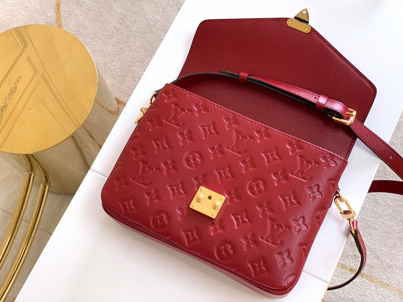LOV2 Bags - Luxurious Bags  1811