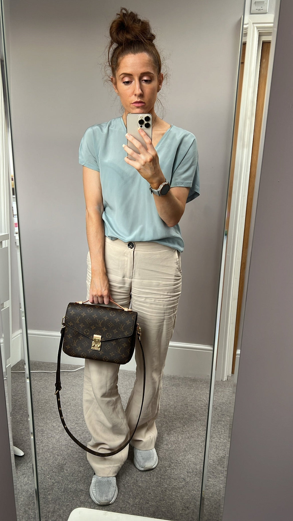 Louis Vuitton Pochette Metis Monogram (RRP £1,970)