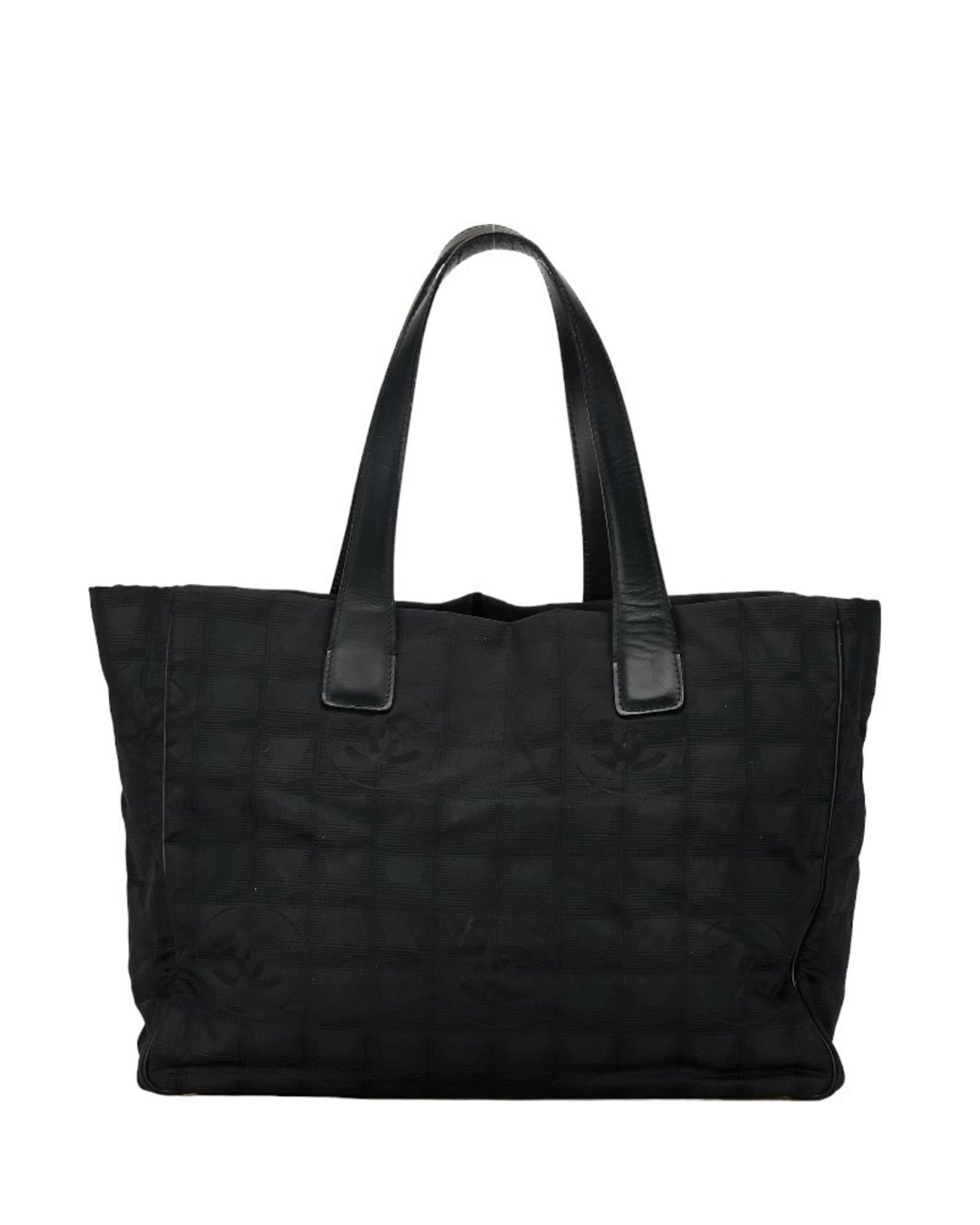 Chanel Quilted Tote Bag Model Black Tote