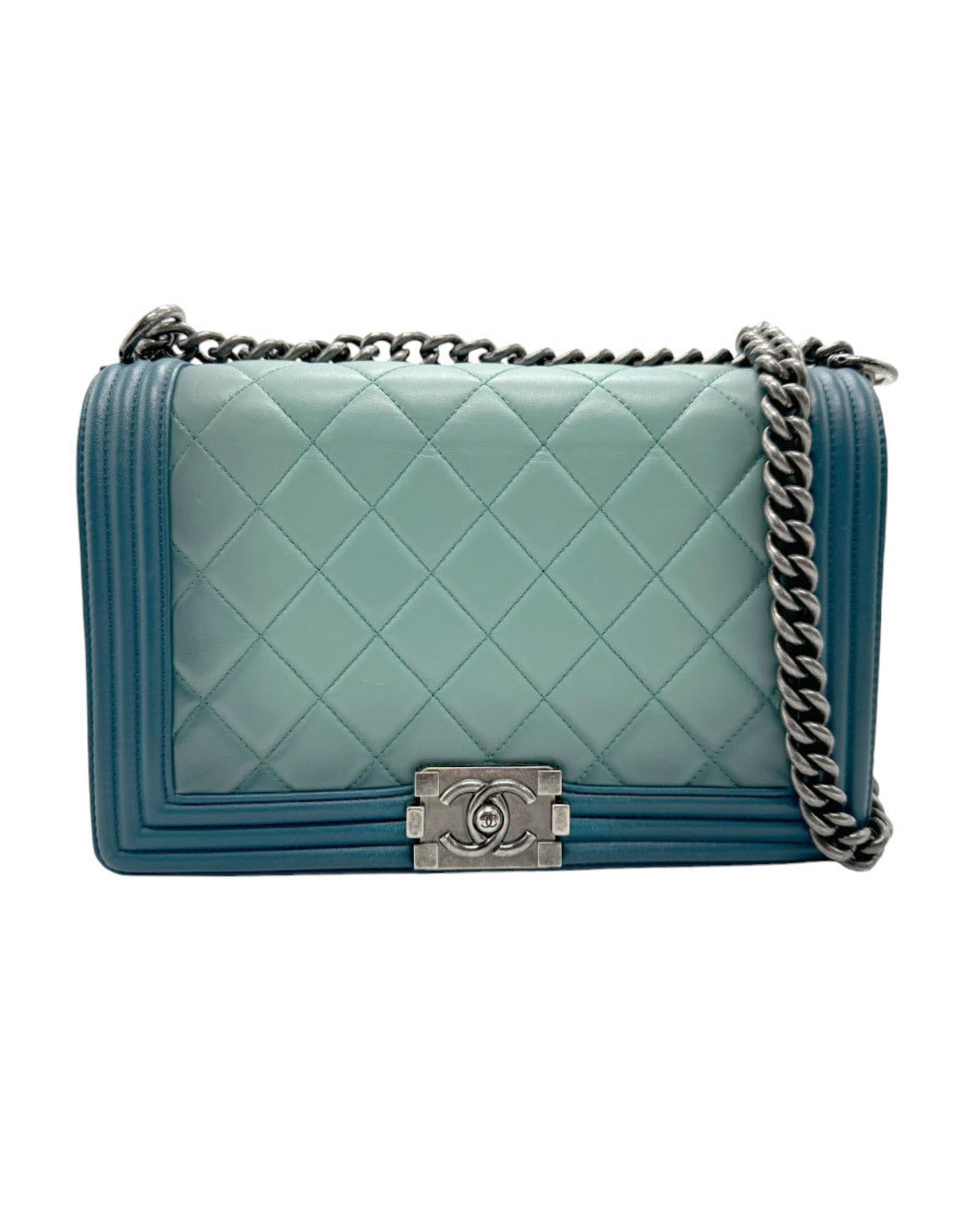 Chanel Boy Chanel Shoulder Bag A67086