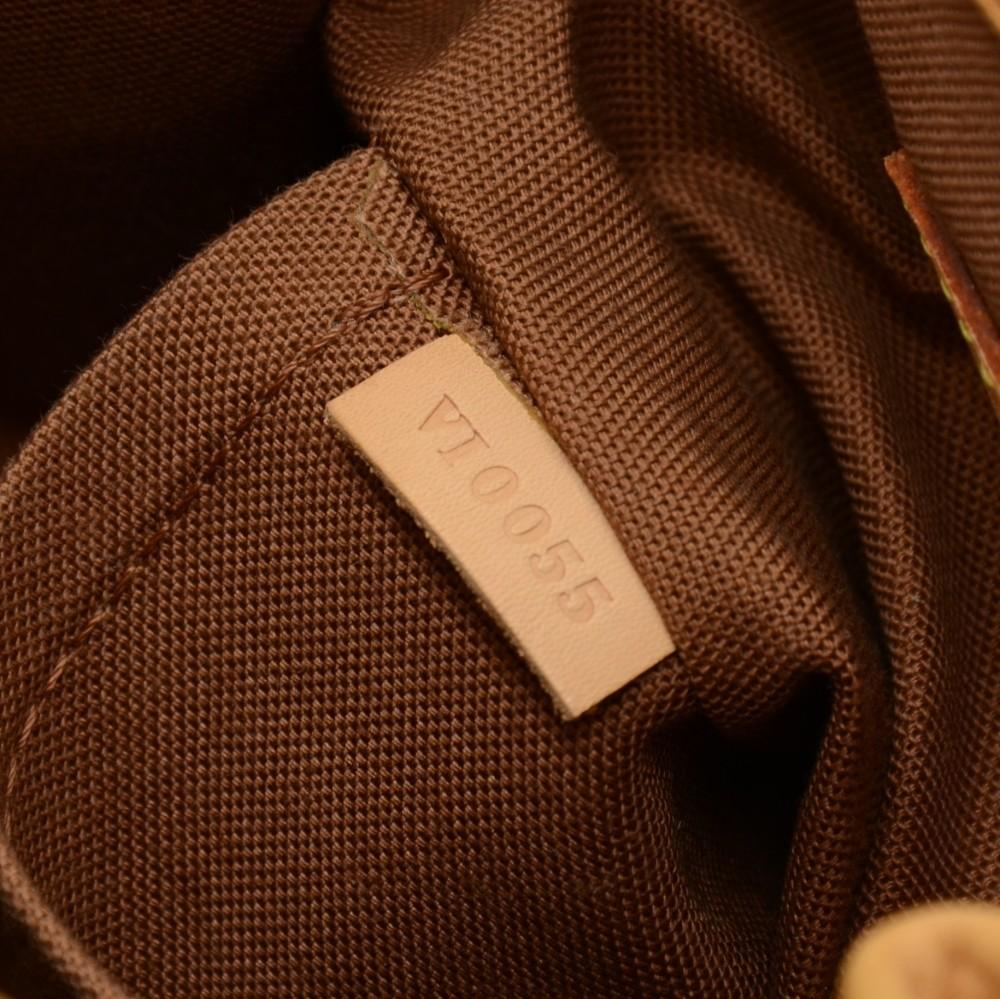 Louis Vuitto Batignolles Monogram Canvas Handbag