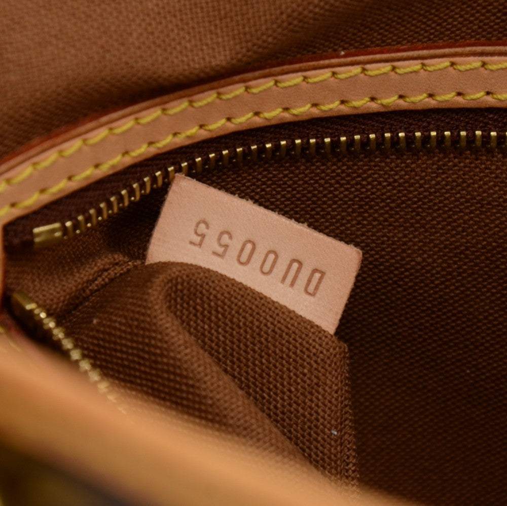 Louis Vuitto Batignolles Monogram Canvas Shoulder Bag