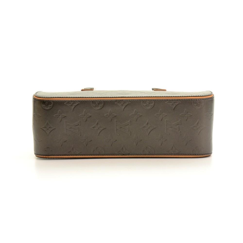 Louis Vuitto Shelton Handbag