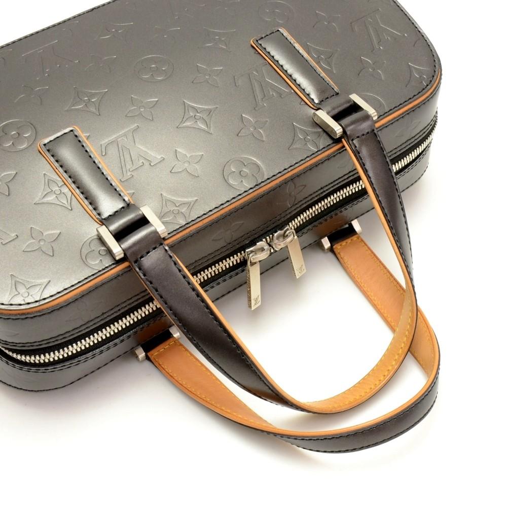 Louis Vuitto Shelton Handbag