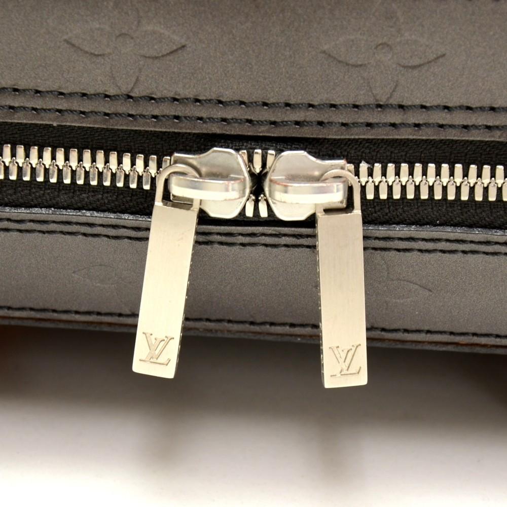 Louis Vuitto Shelton Handbag