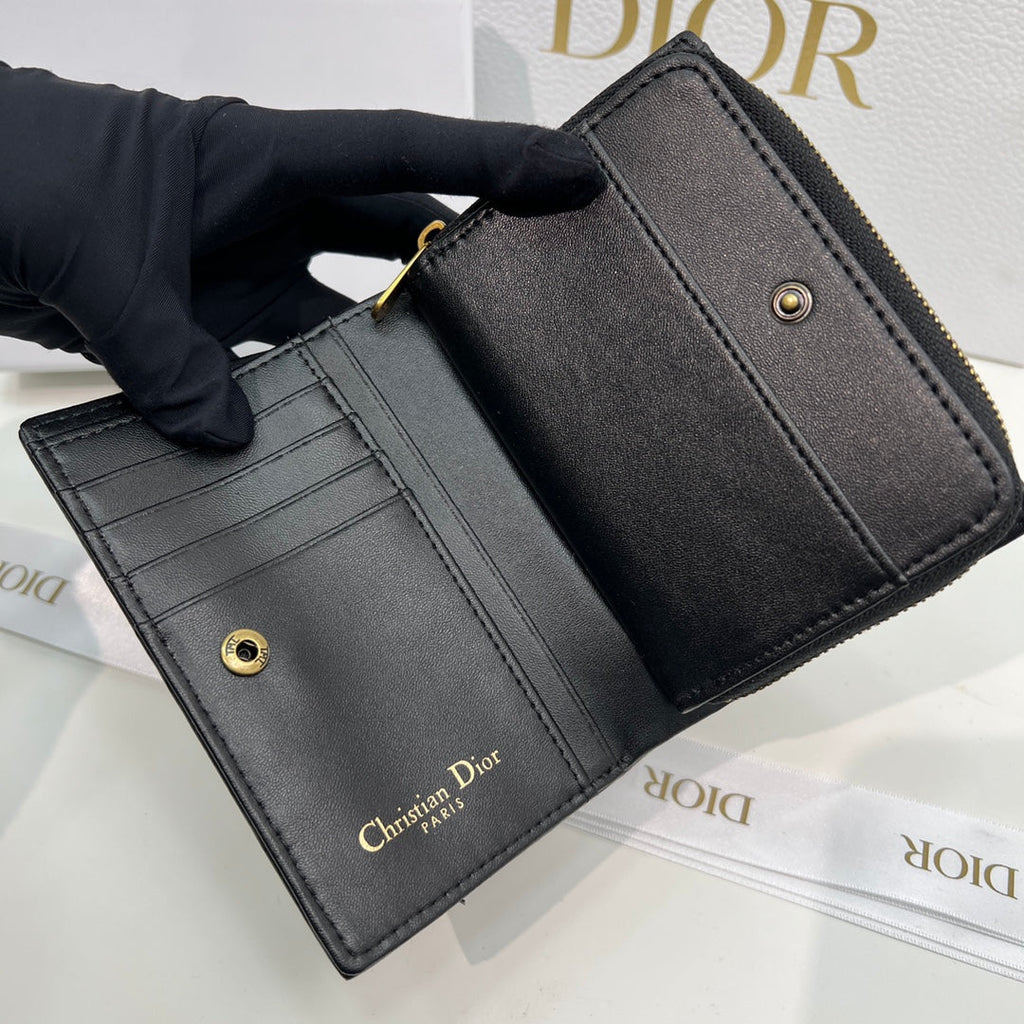 EN - New Arrival Wallet DIR 013