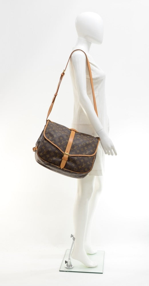 Louis Vuitto Saumur 35 Shoulder Bag